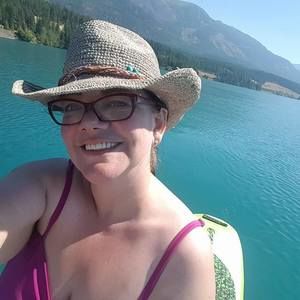 Meet your Posher, Simone